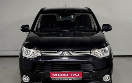 Mitsubishi Outlander III рестайлинг 3, 2013 год, 1 370 000 рублей, 2 фотография