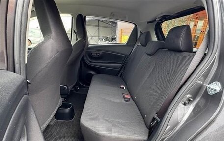 Toyota Vitz, 2019 год, 830 000 рублей, 12 фотография