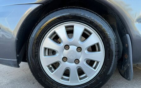Mitsubishi Carisma I, 2003 год, 350 000 рублей, 12 фотография