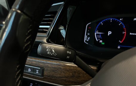Volkswagen Multivan T6 рестайлинг, 2020 год, 5 260 000 рублей, 24 фотография
