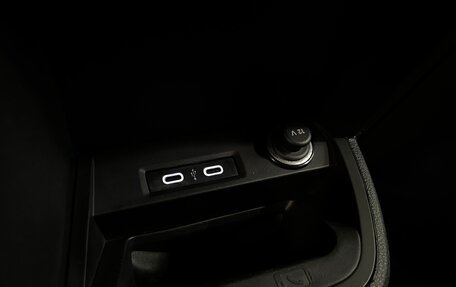Volkswagen Multivan T6 рестайлинг, 2020 год, 5 260 000 рублей, 20 фотография