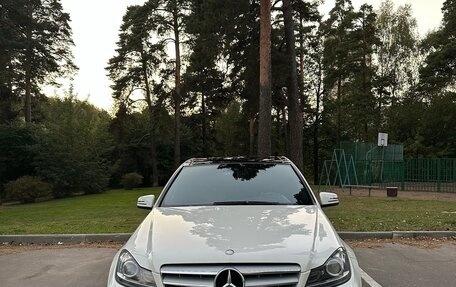 Mercedes-Benz C-Класс, 2012 год, 2 100 000 рублей, 1 фотография