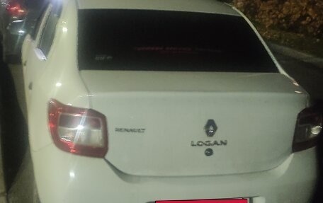 Renault Logan II, 2017 год, 700 000 рублей, 2 фотография