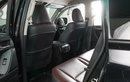 Toyota Land Cruiser Prado 150 рестайлинг 2, 2016 год, 3 799 000 рублей, 11 фотография