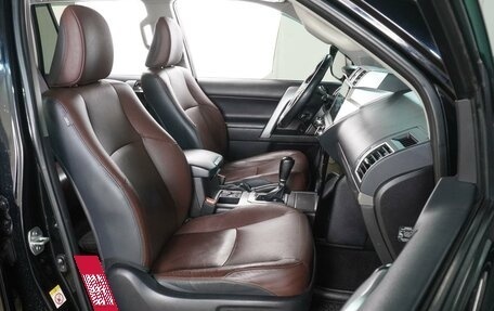 Toyota Land Cruiser Prado 150 рестайлинг 2, 2016 год, 3 799 000 рублей, 8 фотография