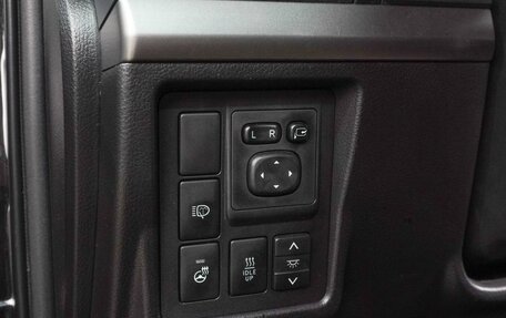 Toyota Land Cruiser Prado 150 рестайлинг 2, 2016 год, 3 799 000 рублей, 21 фотография
