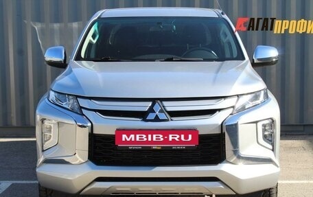 Mitsubishi L200 IV рестайлинг, 2022 год, 3 650 000 рублей, 2 фотография