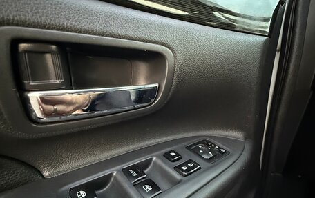 Mitsubishi Outlander III рестайлинг 3, 2018 год, 2 300 000 рублей, 9 фотография