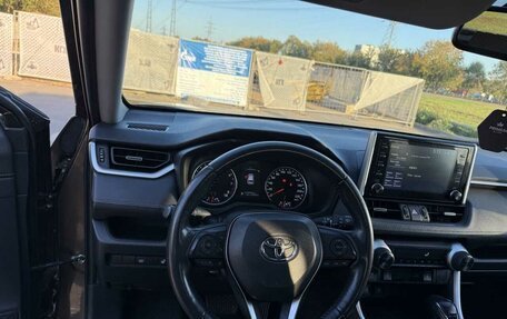 Toyota RAV4, 2021 год, 3 365 000 рублей, 8 фотография