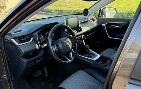 Toyota RAV4, 2021 год, 3 365 000 рублей, 7 фотография