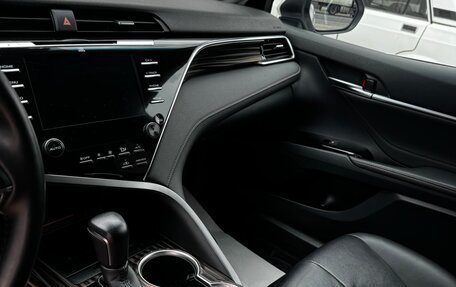 Toyota Camry, 2020 год, 2 875 000 рублей, 8 фотография