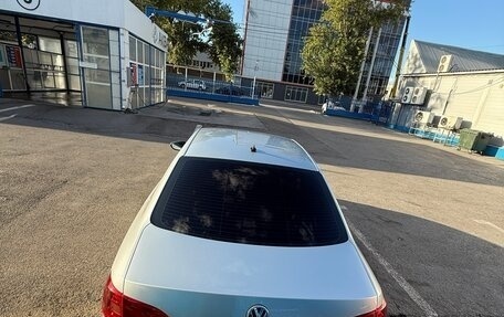 Volkswagen Jetta VI, 2011 год, 1 050 000 рублей, 4 фотография