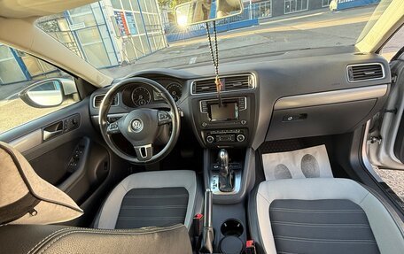 Volkswagen Jetta VI, 2011 год, 1 050 000 рублей, 16 фотография