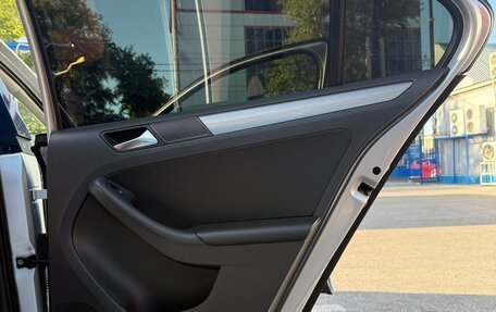 Volkswagen Jetta VI, 2011 год, 1 050 000 рублей, 13 фотография