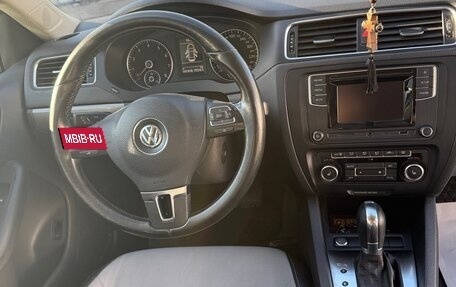 Volkswagen Jetta VI, 2011 год, 1 050 000 рублей, 17 фотография