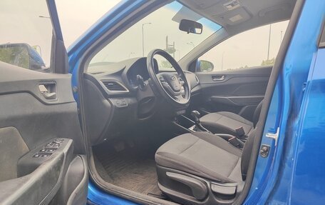 Hyundai Solaris II рестайлинг, 2019 год, 965 000 рублей, 4 фотография
