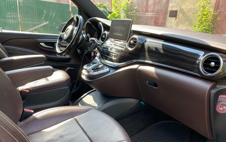 Mercedes-Benz V-Класс, 2016 год, 3 600 000 рублей, 1 фотография