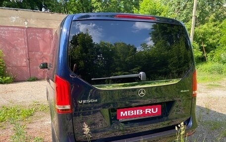 Mercedes-Benz V-Класс, 2016 год, 3 600 000 рублей, 4 фотография
