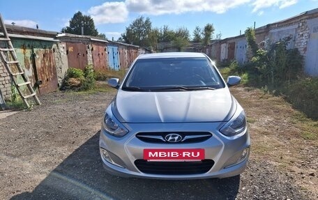 Hyundai Solaris II рестайлинг, 2011 год, 710 000 рублей, 2 фотография