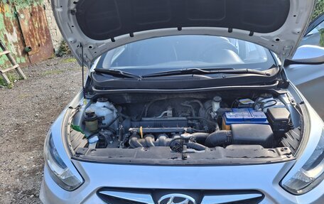 Hyundai Solaris II рестайлинг, 2011 год, 710 000 рублей, 8 фотография