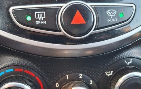 Hyundai Solaris II рестайлинг, 2011 год, 710 000 рублей, 9 фотография