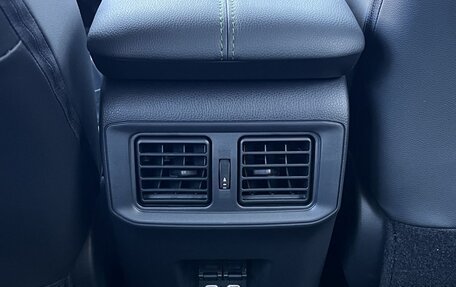 Toyota RAV4, 2025 год, 4 690 000 рублей, 26 фотография