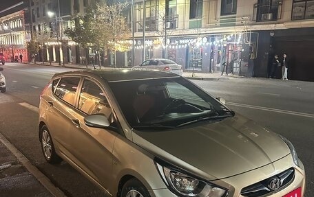 Hyundai Solaris II рестайлинг, 2011 год, 850 000 рублей, 2 фотография