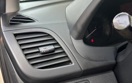 Hyundai Solaris II рестайлинг, 2011 год, 850 000 рублей, 14 фотография