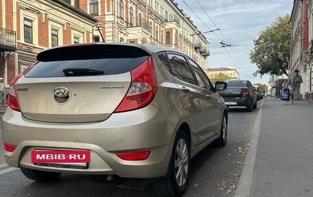 Hyundai Solaris II рестайлинг, 2011 год, 850 000 рублей, 10 фотография