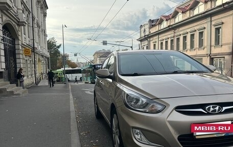 Hyundai Solaris II рестайлинг, 2011 год, 850 000 рублей, 24 фотография
