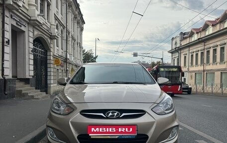 Hyundai Solaris II рестайлинг, 2011 год, 850 000 рублей, 25 фотография