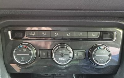 Volkswagen Tiguan II, 2019 год, 3 000 000 рублей, 1 фотография
