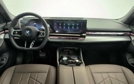 BMW 5 серия, 2025 год, 9 150 000 рублей, 10 фотография