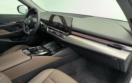 BMW 5 серия, 2025 год, 9 150 000 рублей, 6 фотография