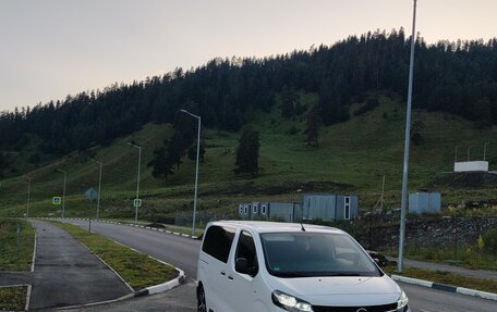 Opel Vivaro, 2021 год, 3 100 000 рублей, 8 фотография