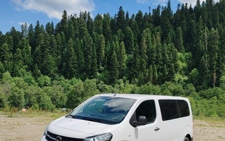 Opel Vivaro, 2021 год, 3 100 000 рублей, 9 фотография