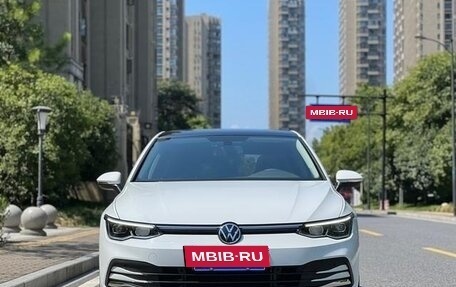 Volkswagen Golf VIII, 2021 год, 1 600 000 рублей, 2 фотография