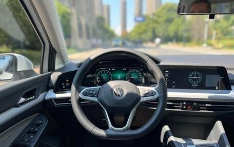 Volkswagen Golf VIII, 2021 год, 1 600 000 рублей, 13 фотография