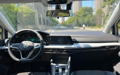 Volkswagen Golf VIII, 2021 год, 1 600 000 рублей, 15 фотография