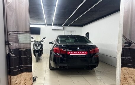 BMW 5 серия, 2010 год, 2 000 000 рублей, 2 фотография