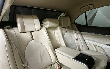Toyota Camry, 2020 год, 3 260 000 рублей, 13 фотография