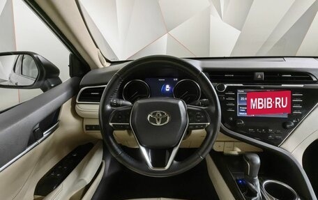 Toyota Camry, 2020 год, 3 260 000 рублей, 15 фотография