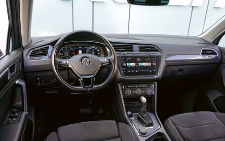 Volkswagen Tiguan II, 2017 год, 2 790 000 рублей, 6 фотография