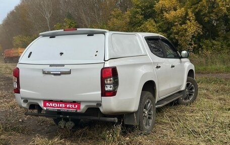 Mitsubishi L200 IV рестайлинг, 2019 год, 1 990 000 рублей, 2 фотография