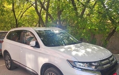 Mitsubishi Outlander III рестайлинг 3, 2015 год, 1 910 000 рублей, 1 фотография