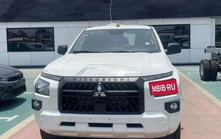 Mitsubishi L200, 2024 год, 3 000 000 рублей, 2 фотография