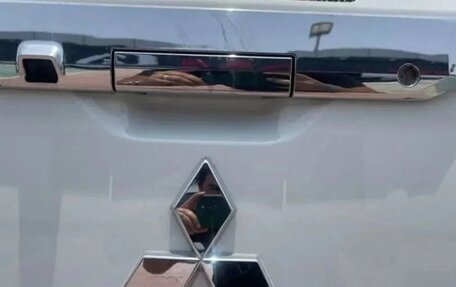 Mitsubishi L200, 2024 год, 3 000 000 рублей, 13 фотография