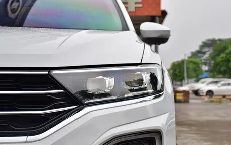 Volkswagen T-Roc I, 2022 год, 1 680 000 рублей, 8 фотография