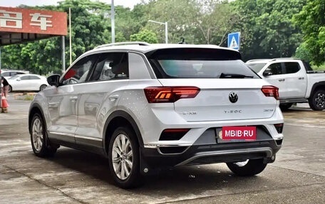 Volkswagen T-Roc I, 2022 год, 1 680 000 рублей, 5 фотография