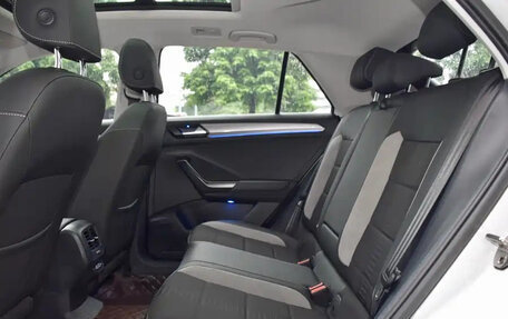 Volkswagen T-Roc I, 2022 год, 1 680 000 рублей, 11 фотография